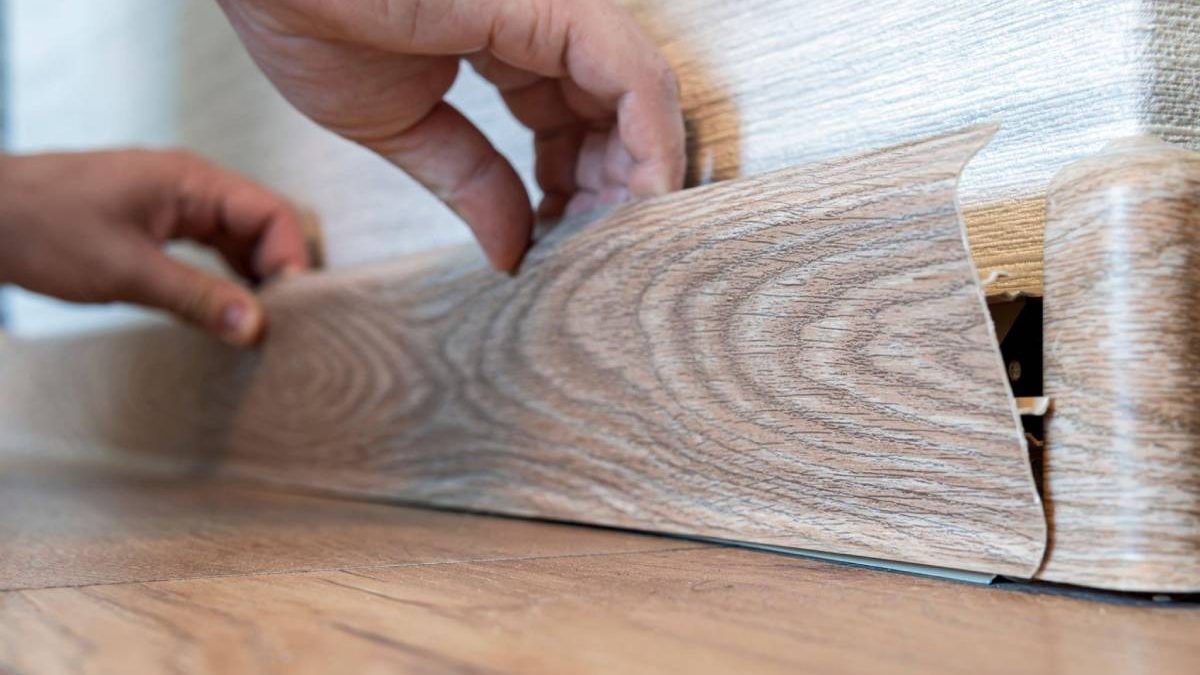 How Can You Easily Remove A Skirting Board