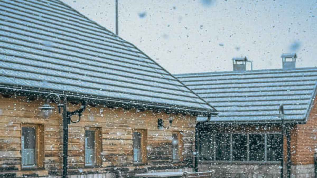 Metal Roofing and Snow: 5 Things You Need to Know