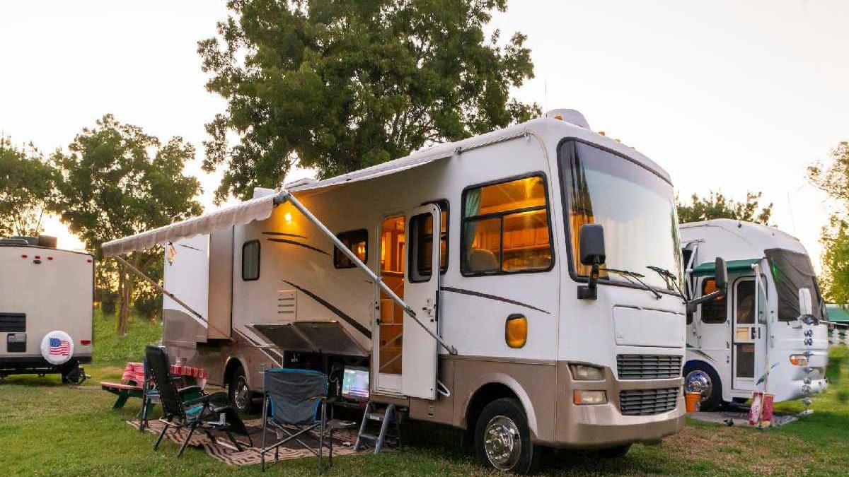 Travel Trailer For Sale, Definition? where to buy New &Used under $2k Rv VS Trailer