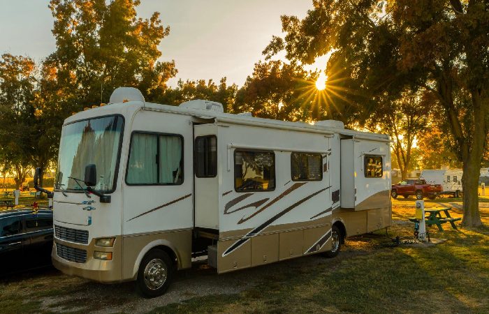 Which Is Cheaper Rv Or a Trailer?