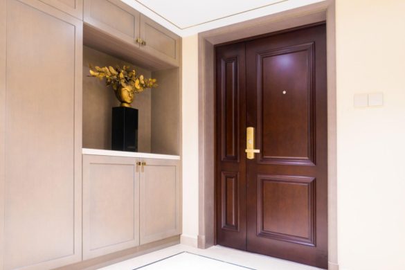 The Pros and Cons of Using Oak Doors in Your Interior Design