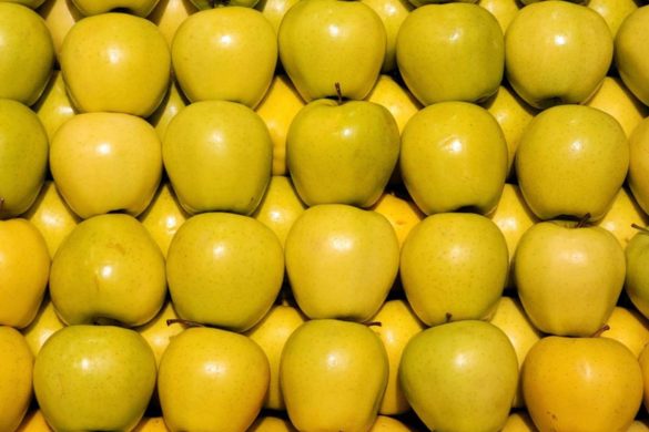Exploring the Delicious World of Yellow Apples