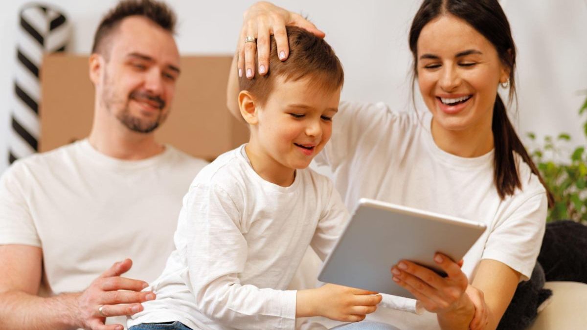 5 Tips To Improve Your Parenting in the Digital Age