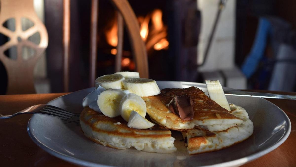 Exploring Gram Cafe & Pancakes’ Fusion in the Heart of Canada