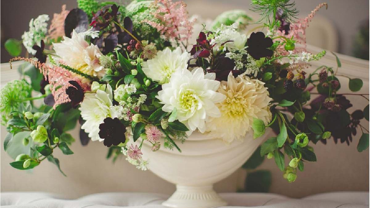 Flowers and Mental Wellness: The Therapeutic Benefits of Floral Arrangements