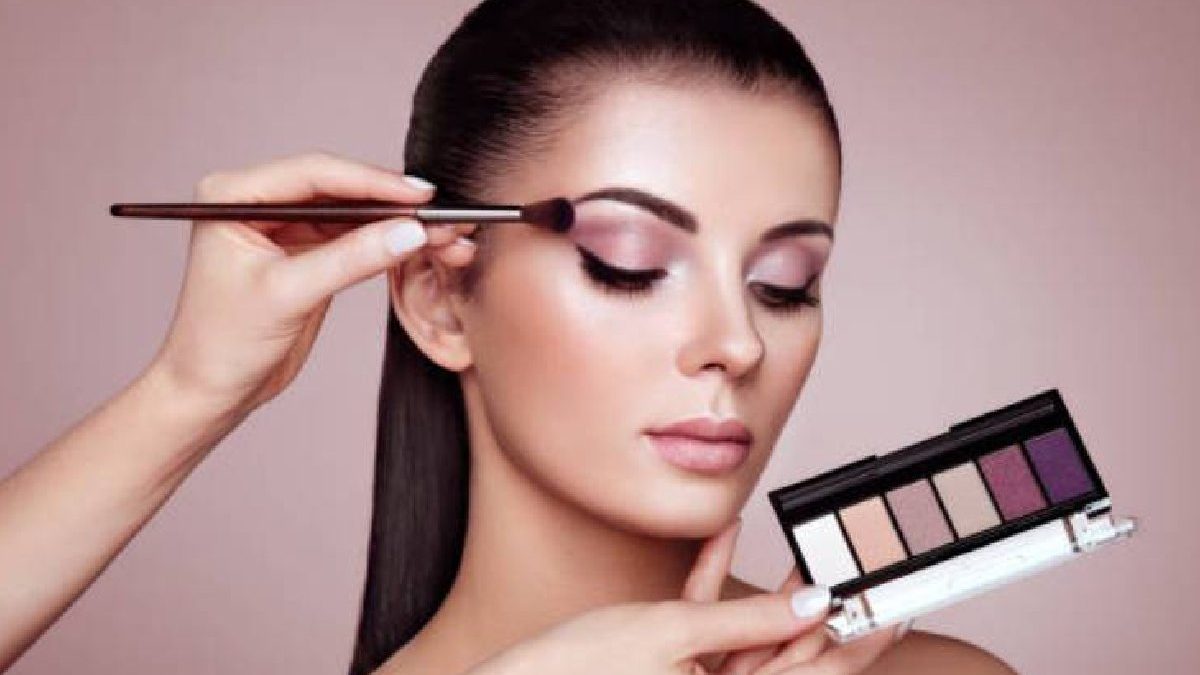 Best Makeup Brands – Top 10 Brands of Professional Makeup.