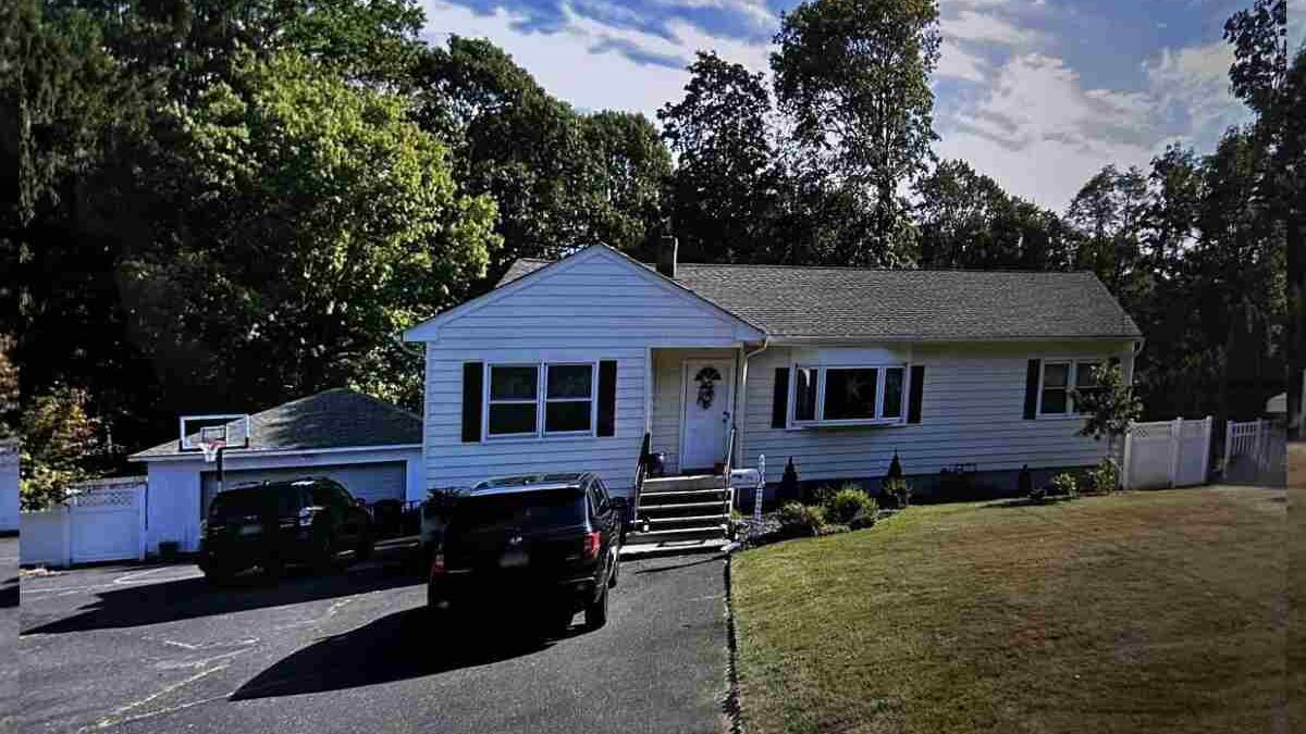 Navigating Your Home Expansion: A Guide to Choosing Home Addition Contractors