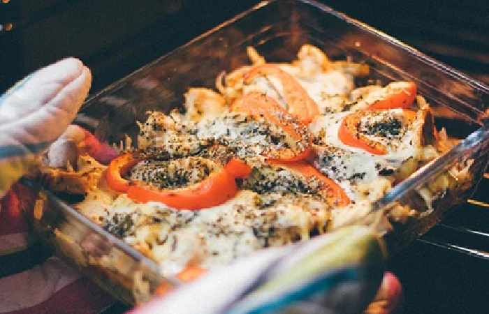 Preventing Spills and Food Debris Buildup