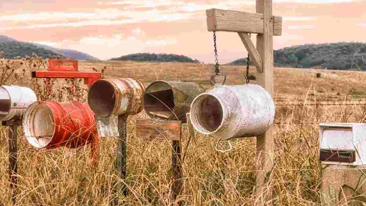 Rustic Charm: Vintage Mailboxes for Country Homes