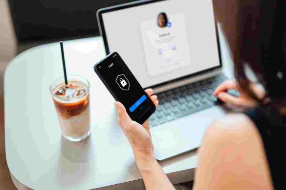Secure Public Wi-Fi Use While Traveling: Tips to Protect Privacy and Precautions Before Connecting