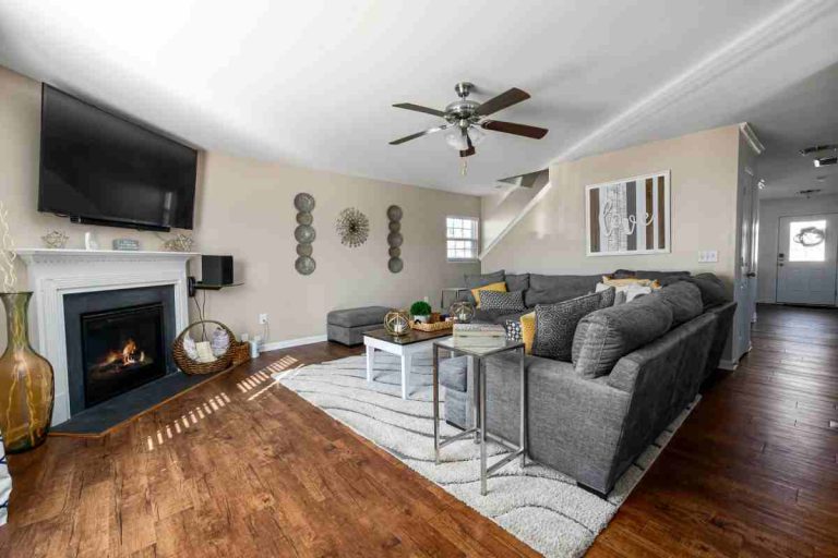 Some of the Top Benefits of Choosing Vinyl Flooring for Your Home