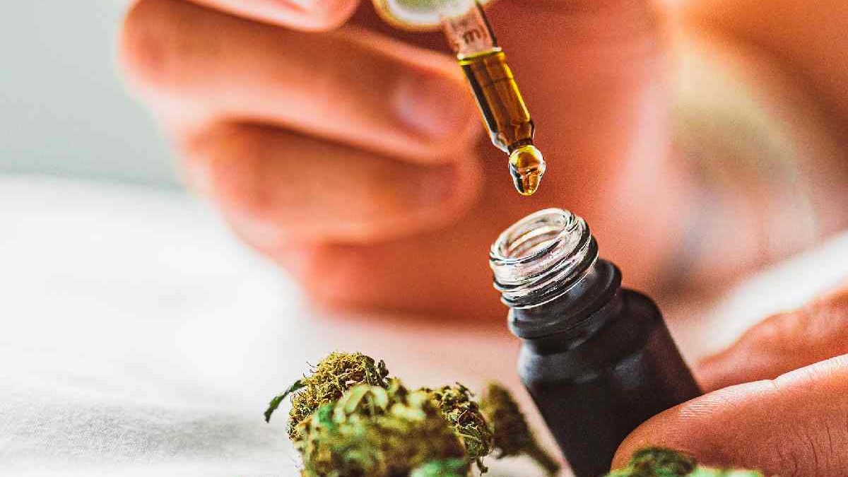 The Benefits of Combining CBD and Psilocybin For Anxiety