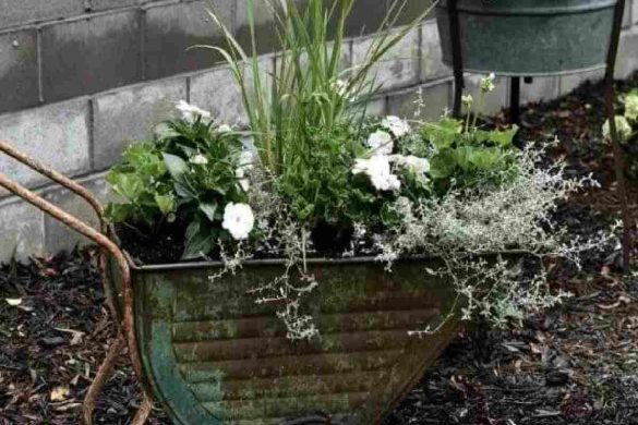 9 Rustic Garden Decor Ideas Using Reclaimed Wood